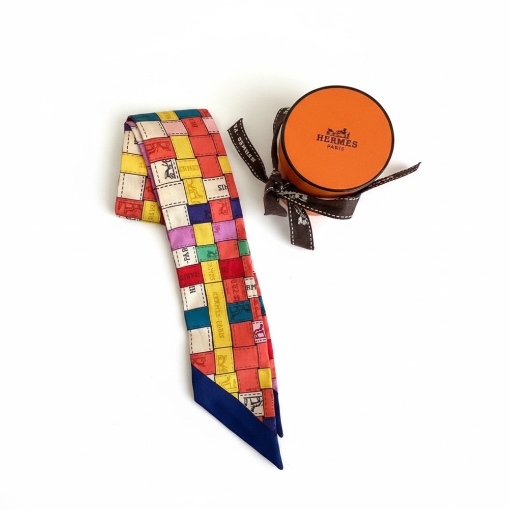 Hermès Bolduc Au Carre Silk Twilly Scarf